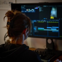 MONTEUR VIDEO (Forfait 7h) - Location - Soscine